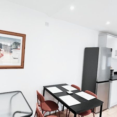 Single Room In Modern House Near ノッティンガム エクステリア 写真