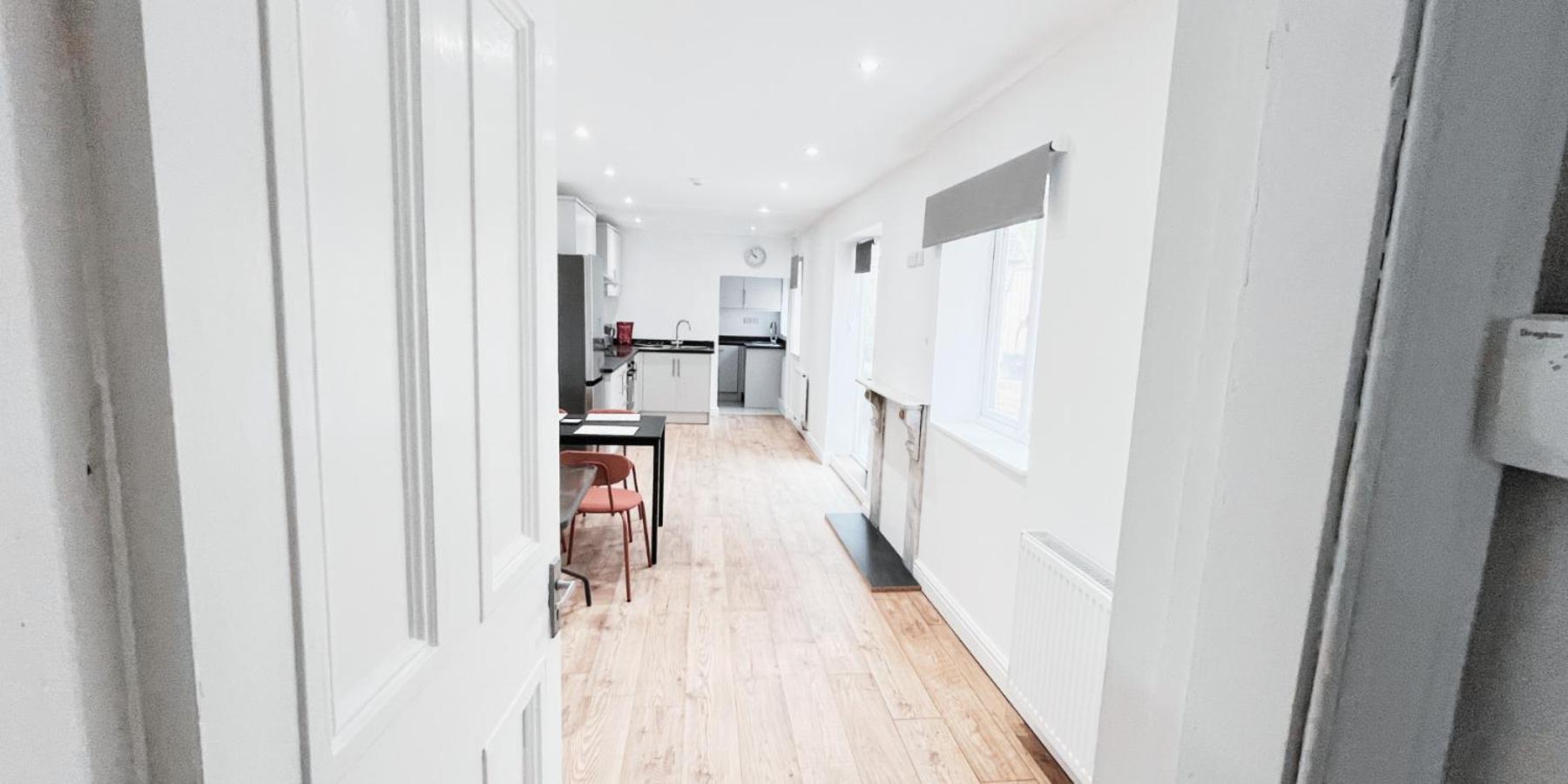 Single Room In Modern House Near ノッティンガム エクステリア 写真