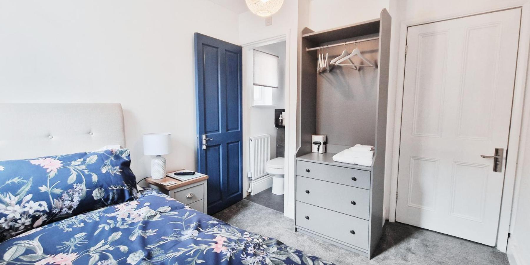 Single Room In Modern House Near ノッティンガム エクステリア 写真